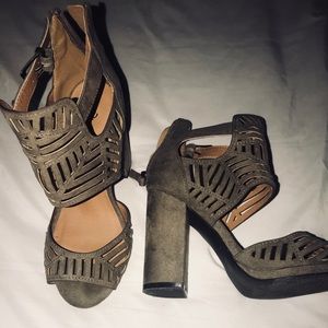 Qupid peep toe heels